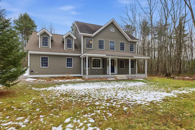 $849,000 | 14 Lawrence Lane, Kennebunk, ME 04043