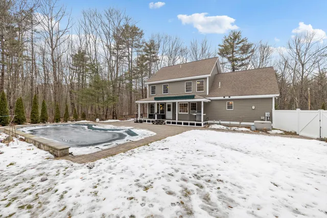 $849,000 | 14 Lawrence Lane, Kennebunk, ME 04043