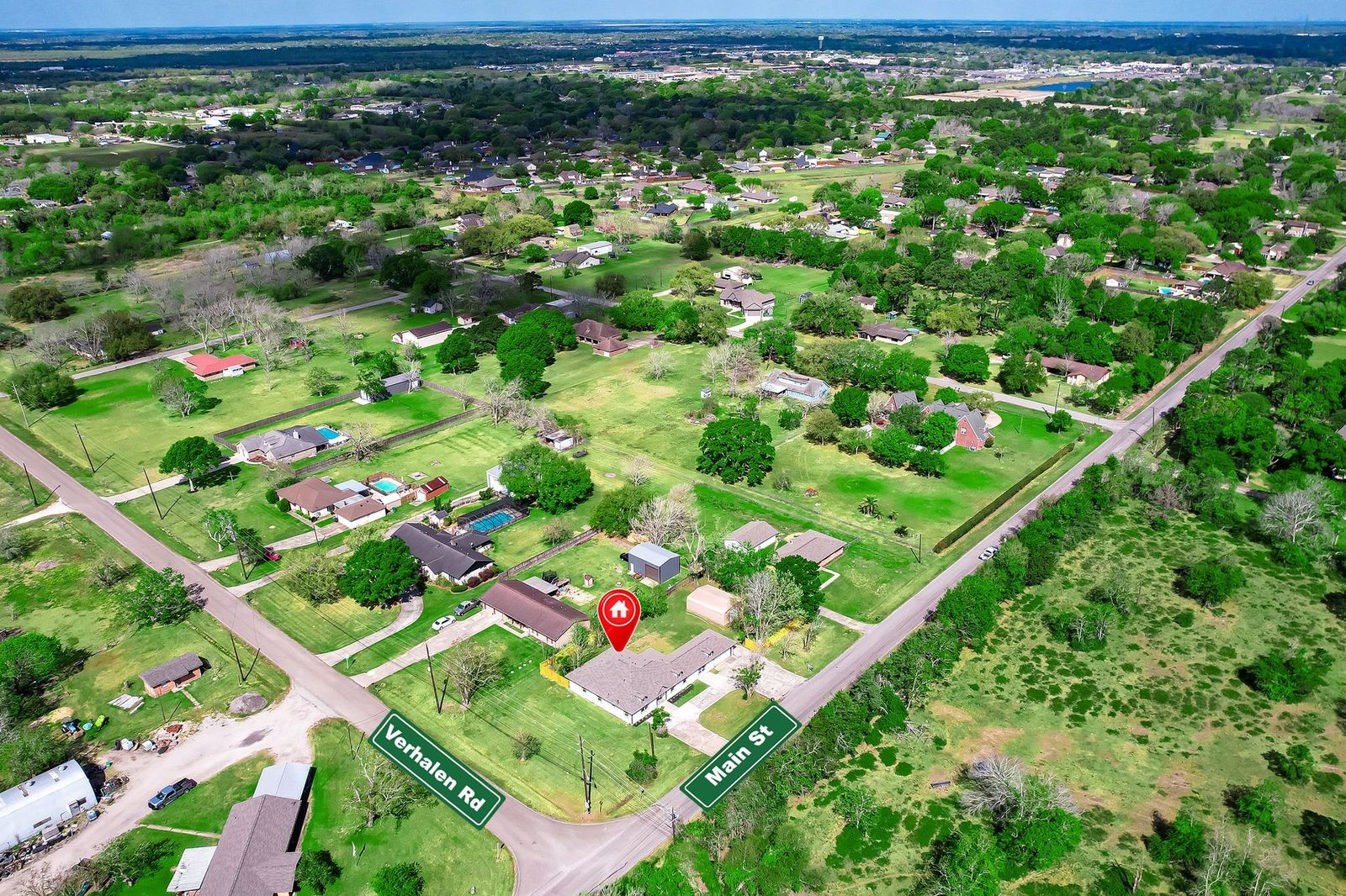 1214 Main Street Alvin, TX 77511 - Photo 5 of 37 Birdseye view of this sprawling corner lot