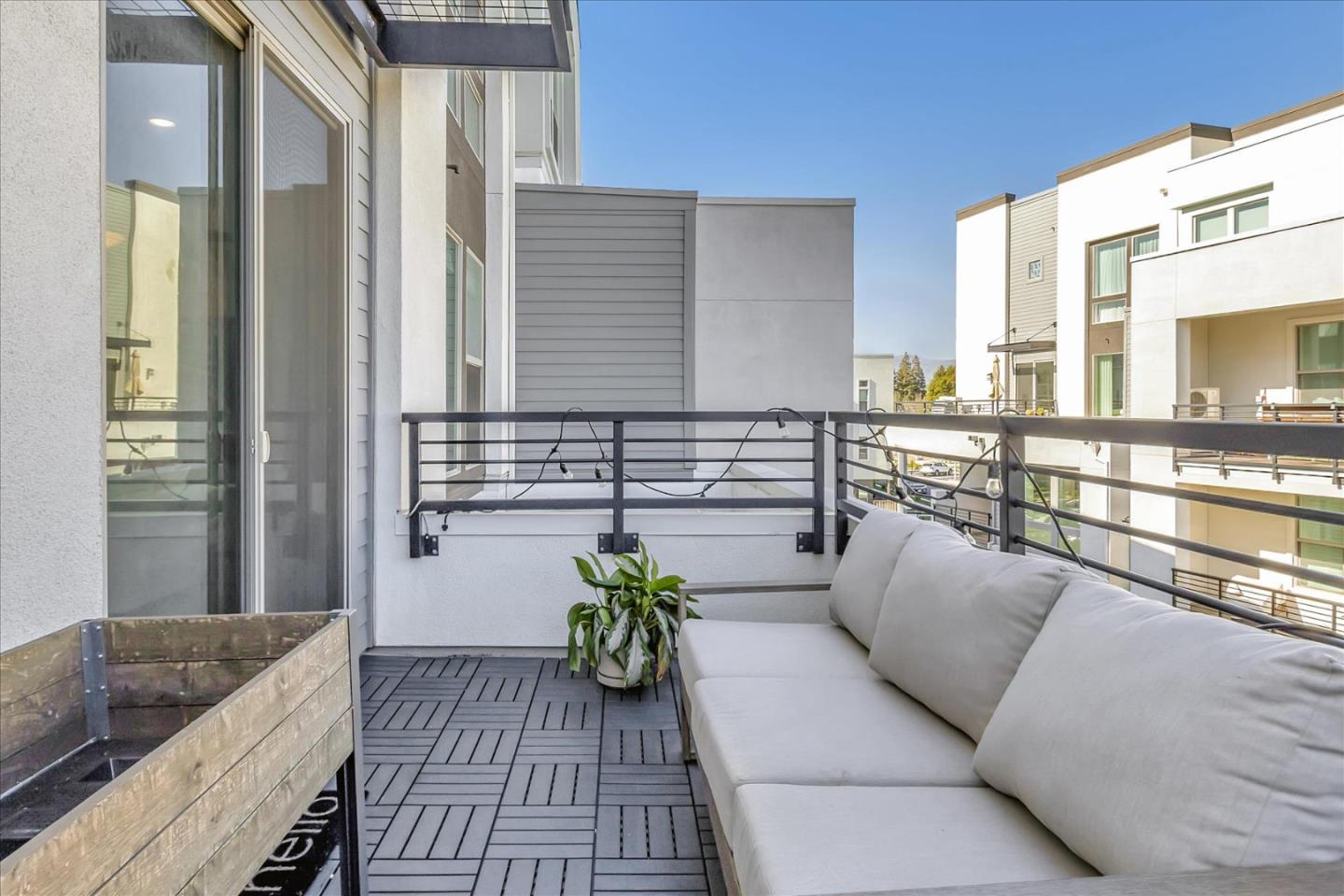 6823 Vector Court San Jose, CA 95119 - Photo 35 of 51 a lobby with furniture and potted plant