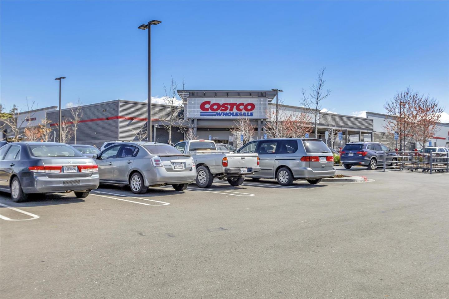 6823 Vector Court San Jose, CA 95119 - Photo 38 of 51 a view of a cars parked in front of a building