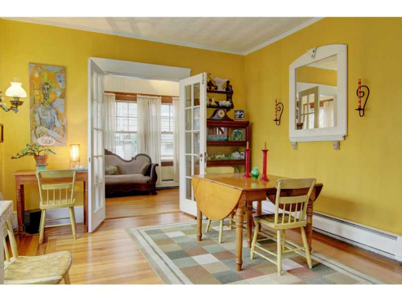 98 Overhill Road Providence, RI 02906 - Photo 5 of 25 Living Room.