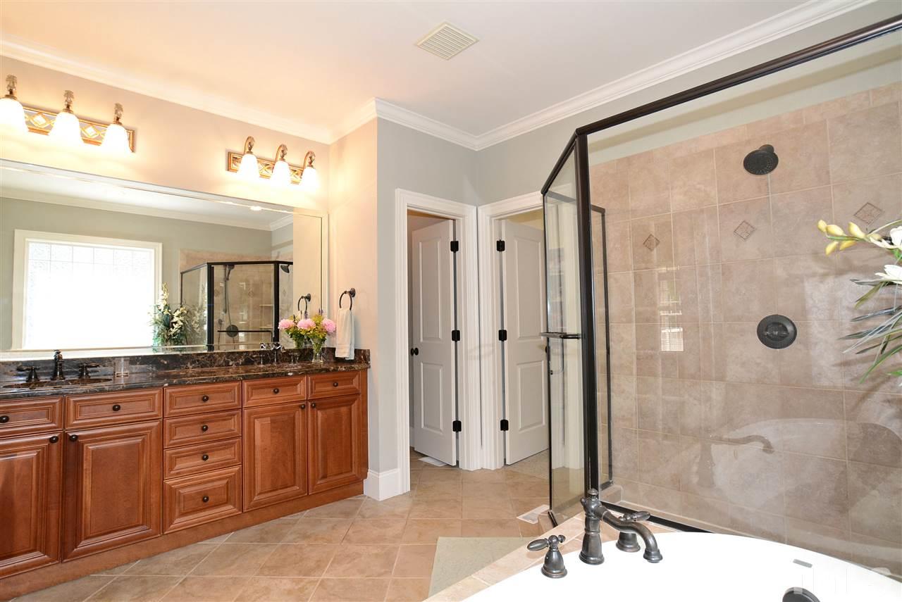 1089 Tacketts Pond Drive Raleigh, NC 27614 - Photo 17 of 30