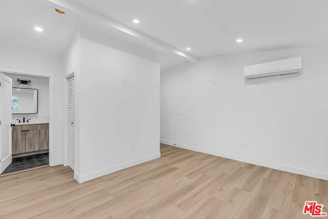 $2,495 | 5413 1/2 Troost Avenue, Valley Village, CA 91601