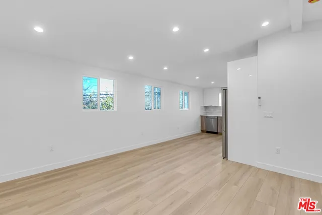 $2,495 | 5413 1/2 Troost Avenue, Valley Village, CA 91601