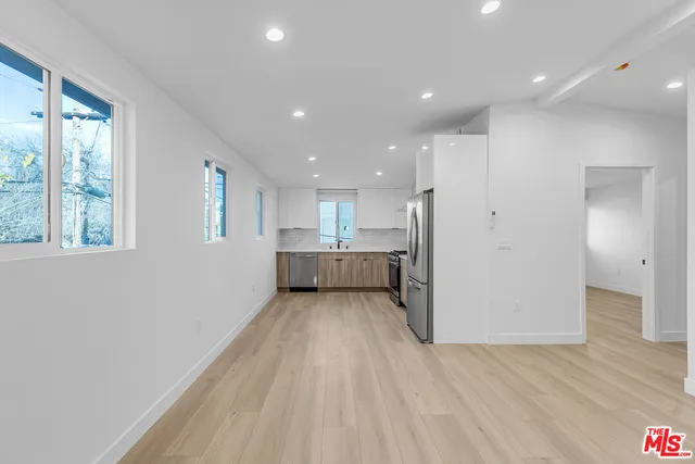 $2,495 | 5413 1/2 Troost Avenue, Valley Village, CA 91601