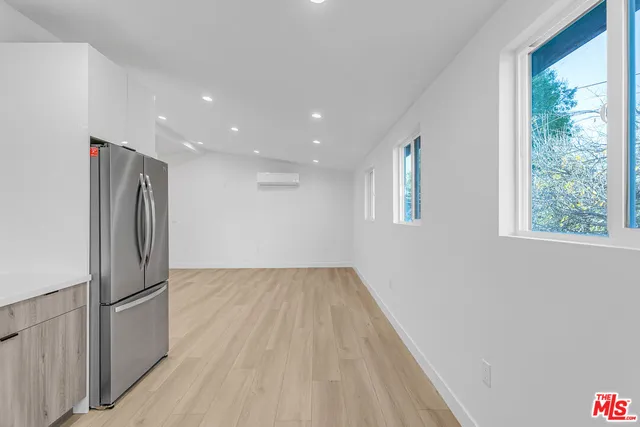 $2,495 | 5413 1/2 Troost Avenue, Valley Village, CA 91601