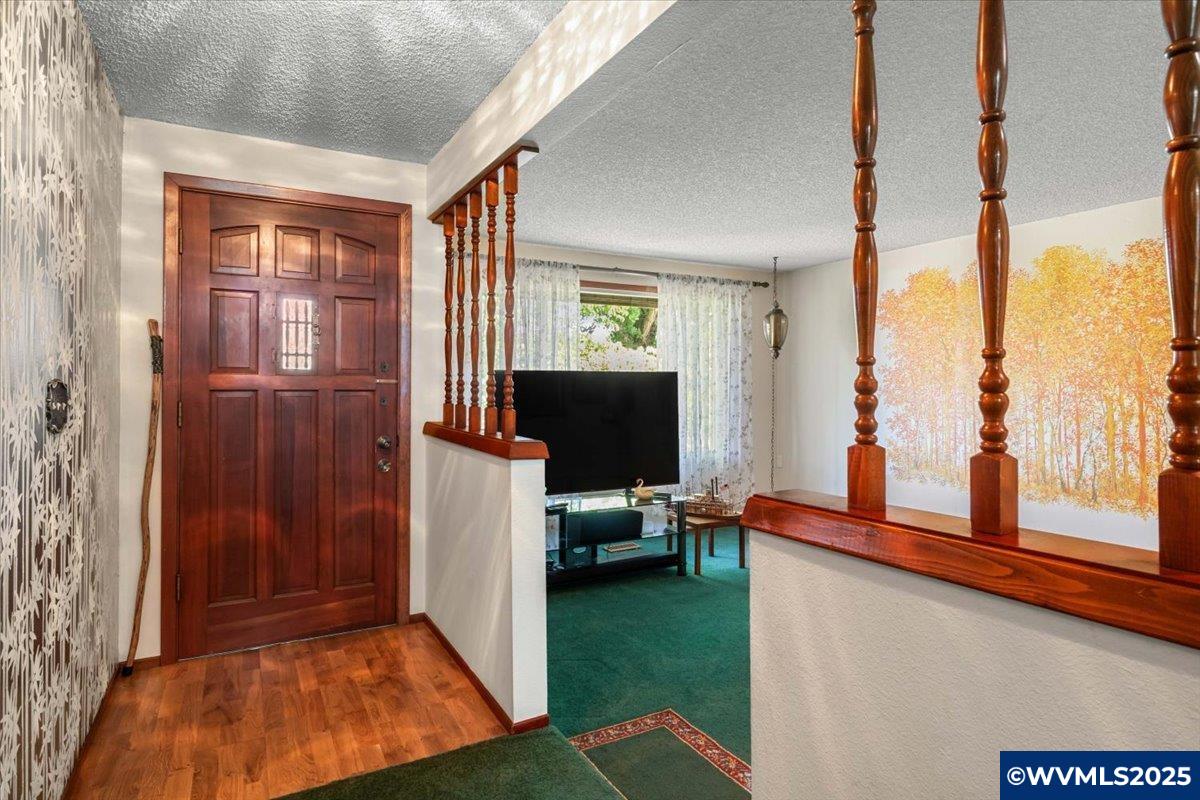 593 Howell Prairie Road Northeast Salem, OR 97317 - Photo 5 of 37 Gallery Image 5