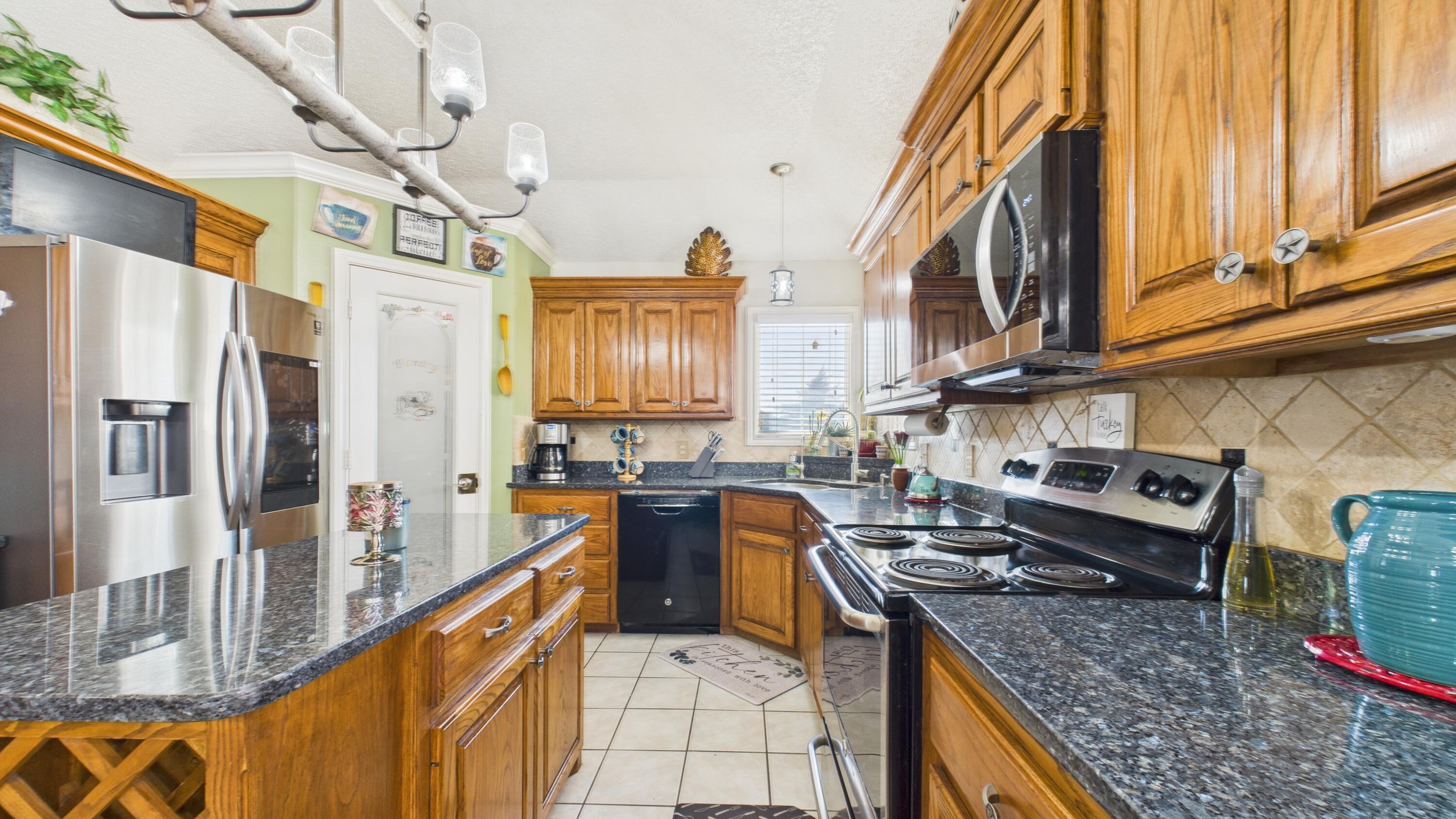 2909 146th Street Lubbock, TX 79423 - Photo 24 of 76 2909-146th-St_Lubbock-TX_25_Kitchen