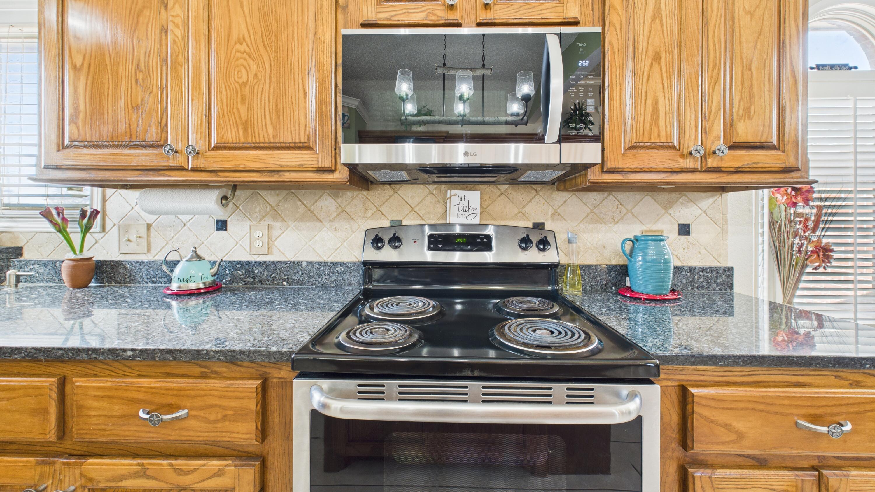 2909 146th Street Lubbock, TX 79423 - Photo 32 of 76 2909-146th-St_Lubbock-TX_34_Kitchen