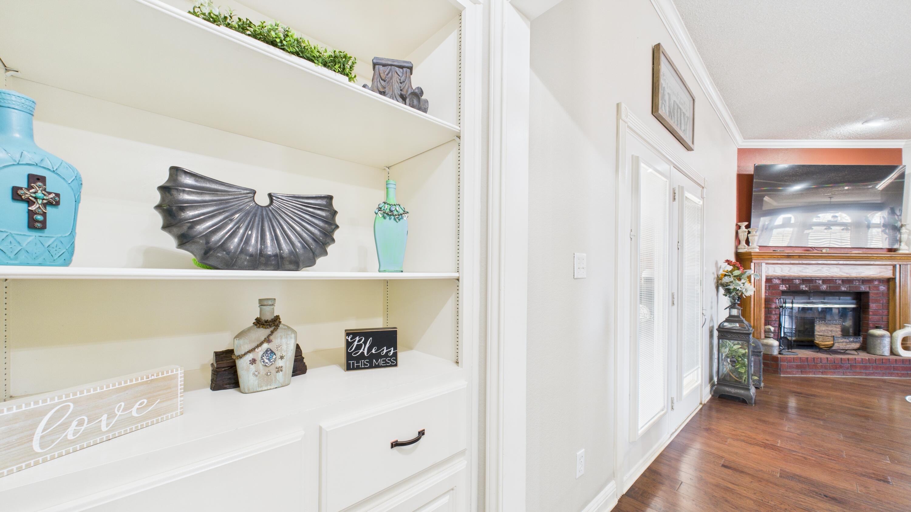 2909 146th Street Lubbock, TX 79423 - Photo 56 of 76 2909-146th-St_Lubbock-TX_64_Hallway
