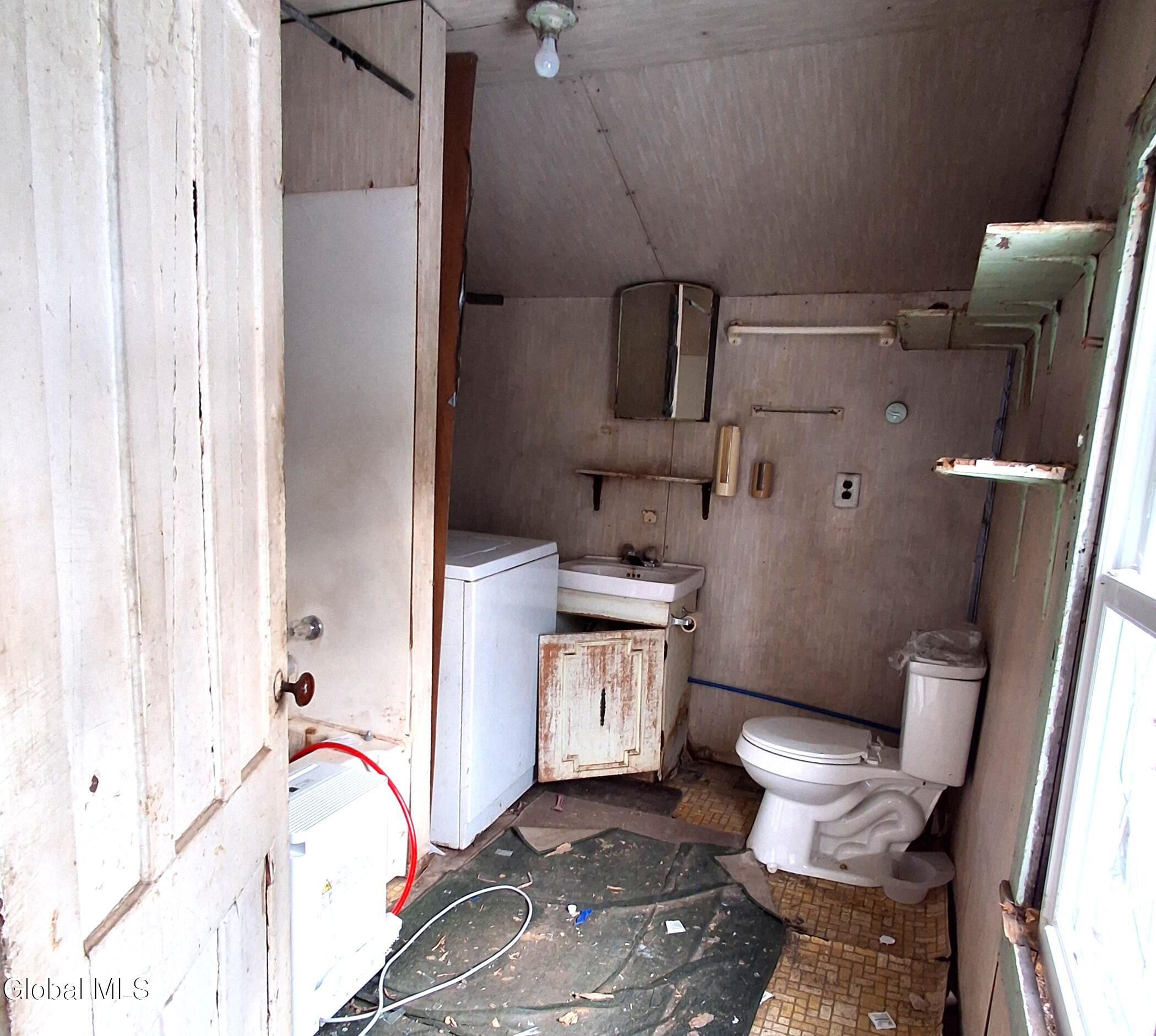 29 Moss Street New Berlin, NY 13411 - Photo 2 of 7 bath