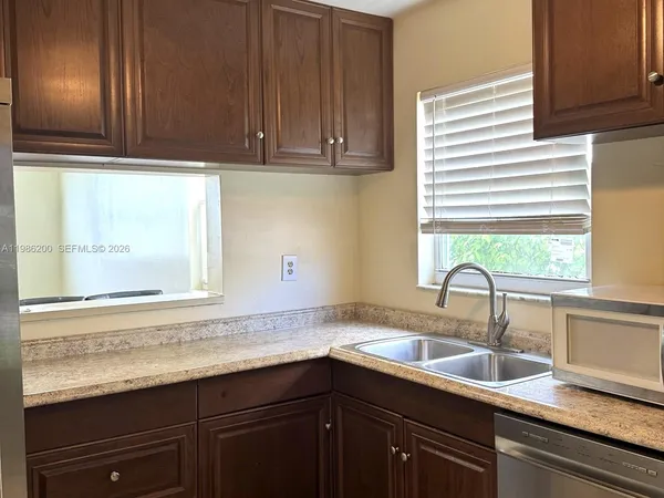 $1,600 | 6870 Royal Palm Boulevard, Unit 117M, Margate, FL 33063