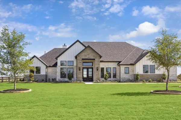 $979,900 | 1027 Lake Breeze Drive, Waller, TX 77484