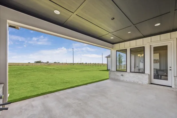 $979,900 | 1027 Lake Breeze Drive, Waller, TX 77484