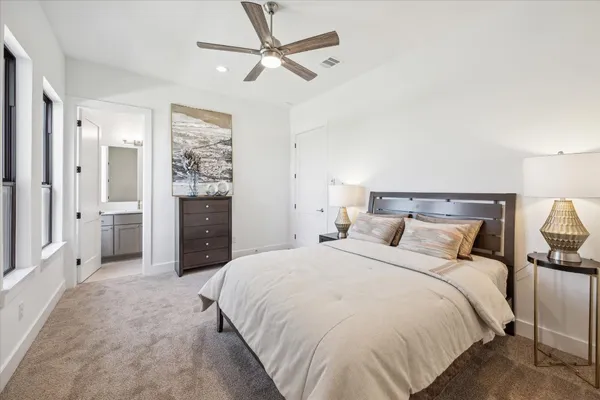 $979,900 | 1027 Lake Breeze Drive, Waller, TX 77484