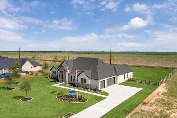 $979,900 | 1027 Lake Breeze Drive, Waller, TX 77484