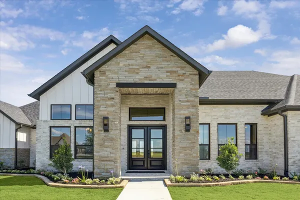 $979,900 | 1027 Lake Breeze Drive, Waller, TX 77484
