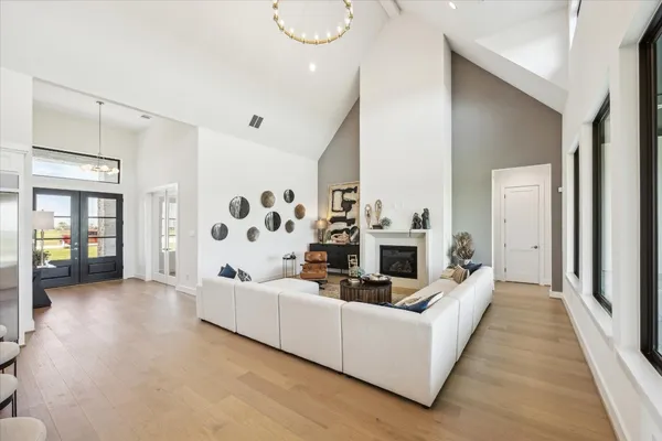 $979,900 | 1027 Lake Breeze Drive, Waller, TX 77484