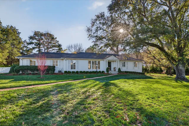 $10,000 | 1209 Tyne Boulevard, Nashville, TN 37215
