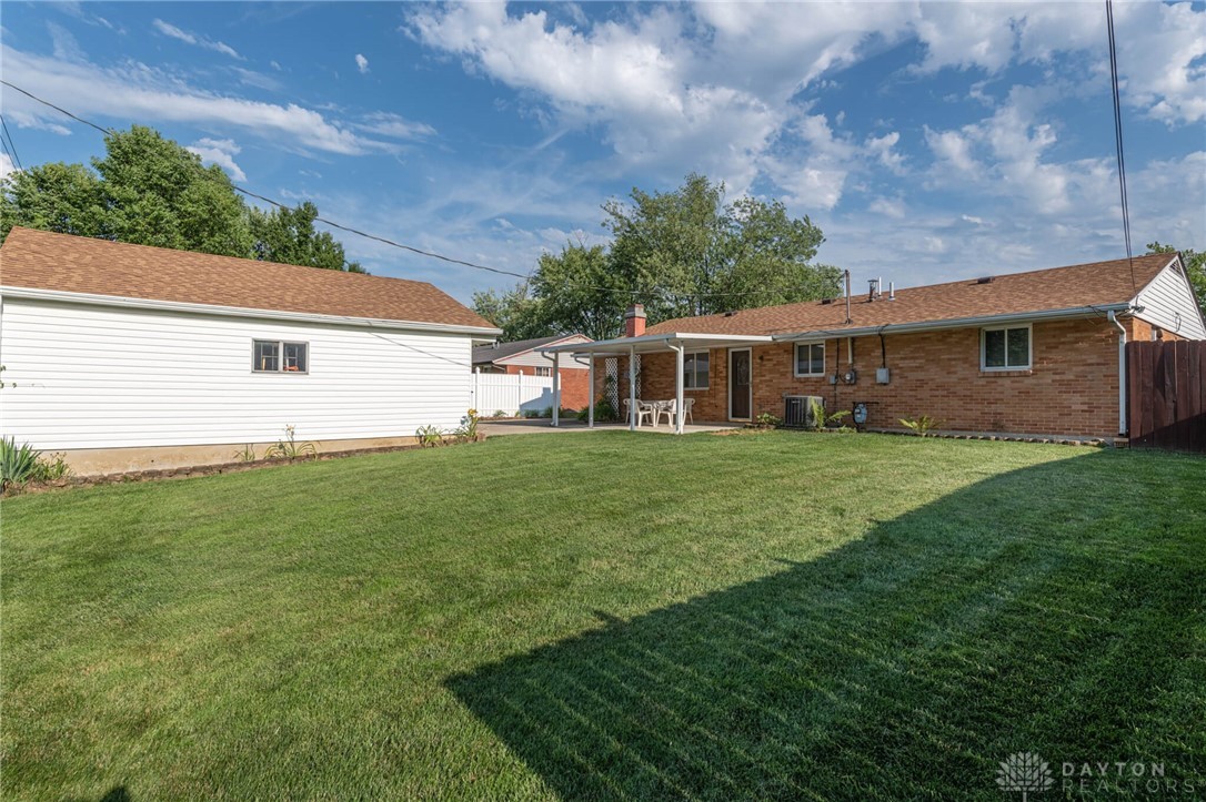 6823 Highbury Road Huber Heights, OH 45424 - Photo 3 of 27