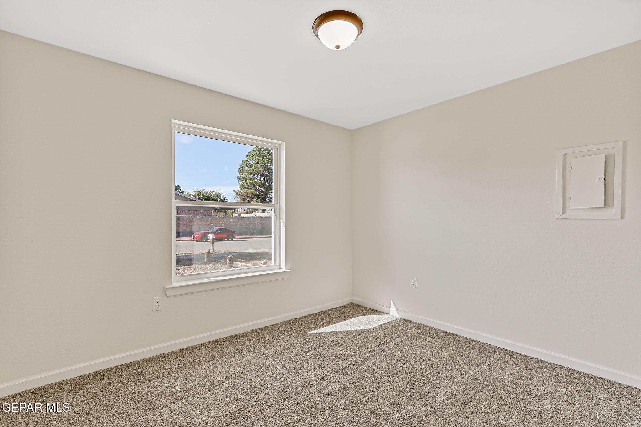 3428 Itasca Street El Paso, TX 79936 - Photo 24 of 34 an empty room with windows