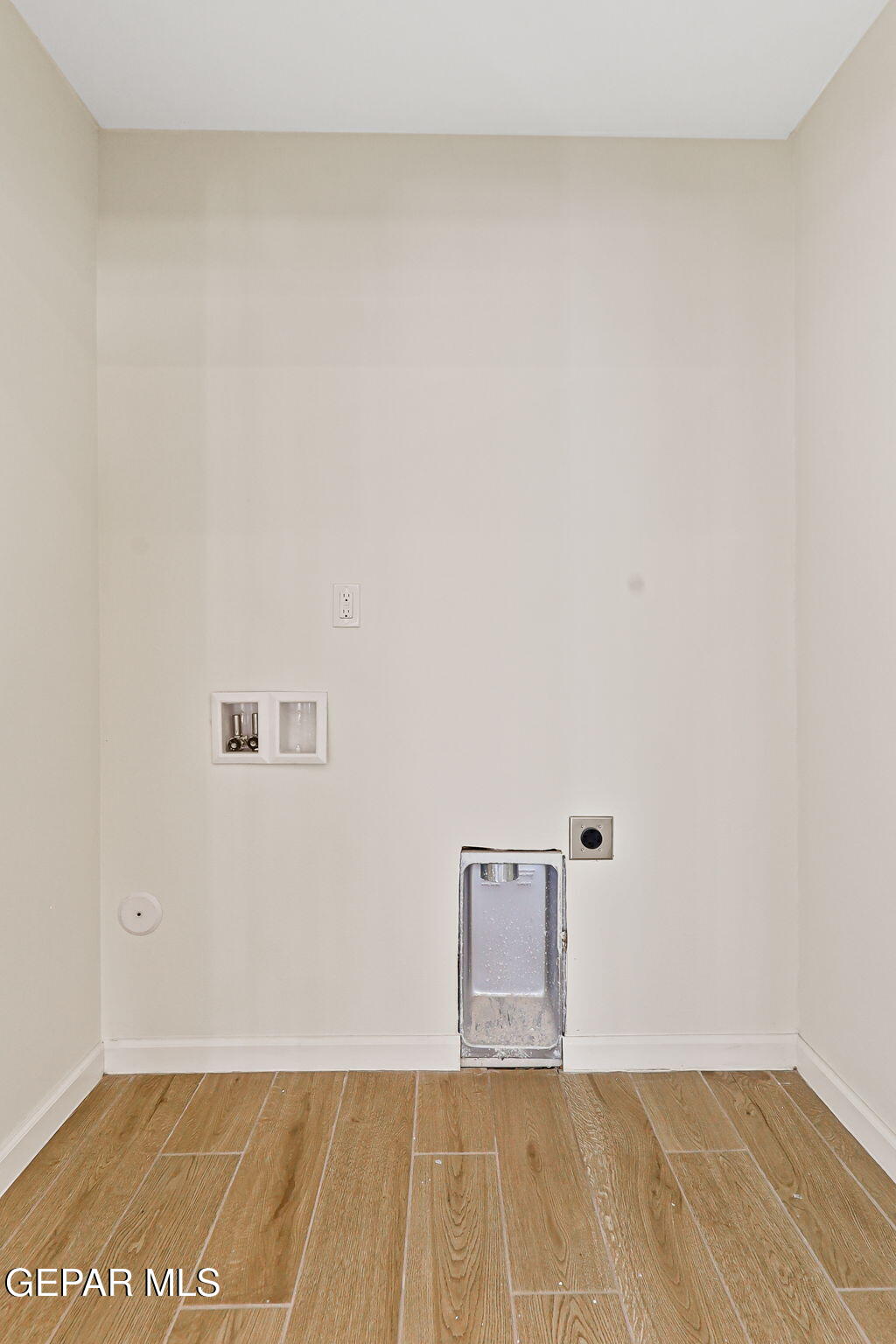 3428 Itasca Street El Paso, TX 79936 - Photo 7 of 34 a view of an empty room