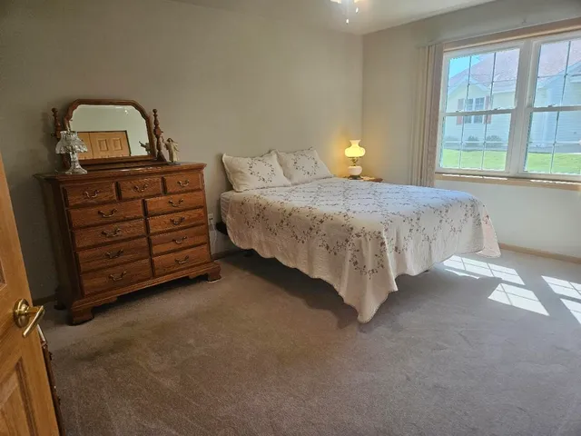 $272,500 | 720 Wood River Court, Unit 4, West Bend, WI 53095