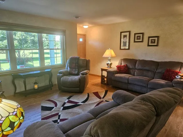 $272,500 | 720 Wood River Court, Unit 4, West Bend, WI 53095