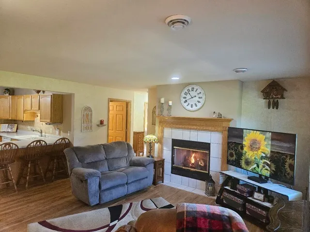 $272,500 | 720 Wood River Court, Unit 4, West Bend, WI 53095