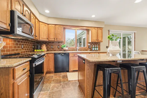 $700,000 | 3701 Garden Court East, Saline, MI 48176