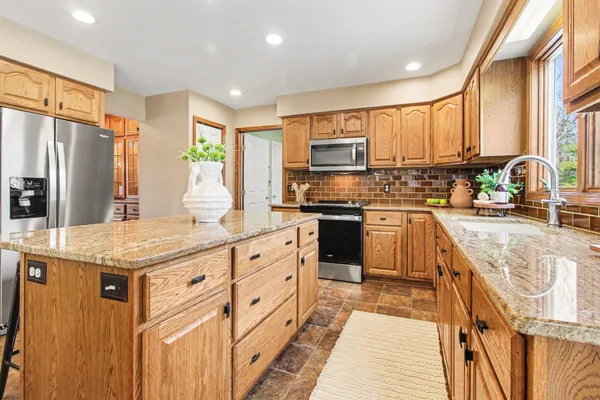 $700,000 | 3701 Garden Court East, Saline, MI 48176