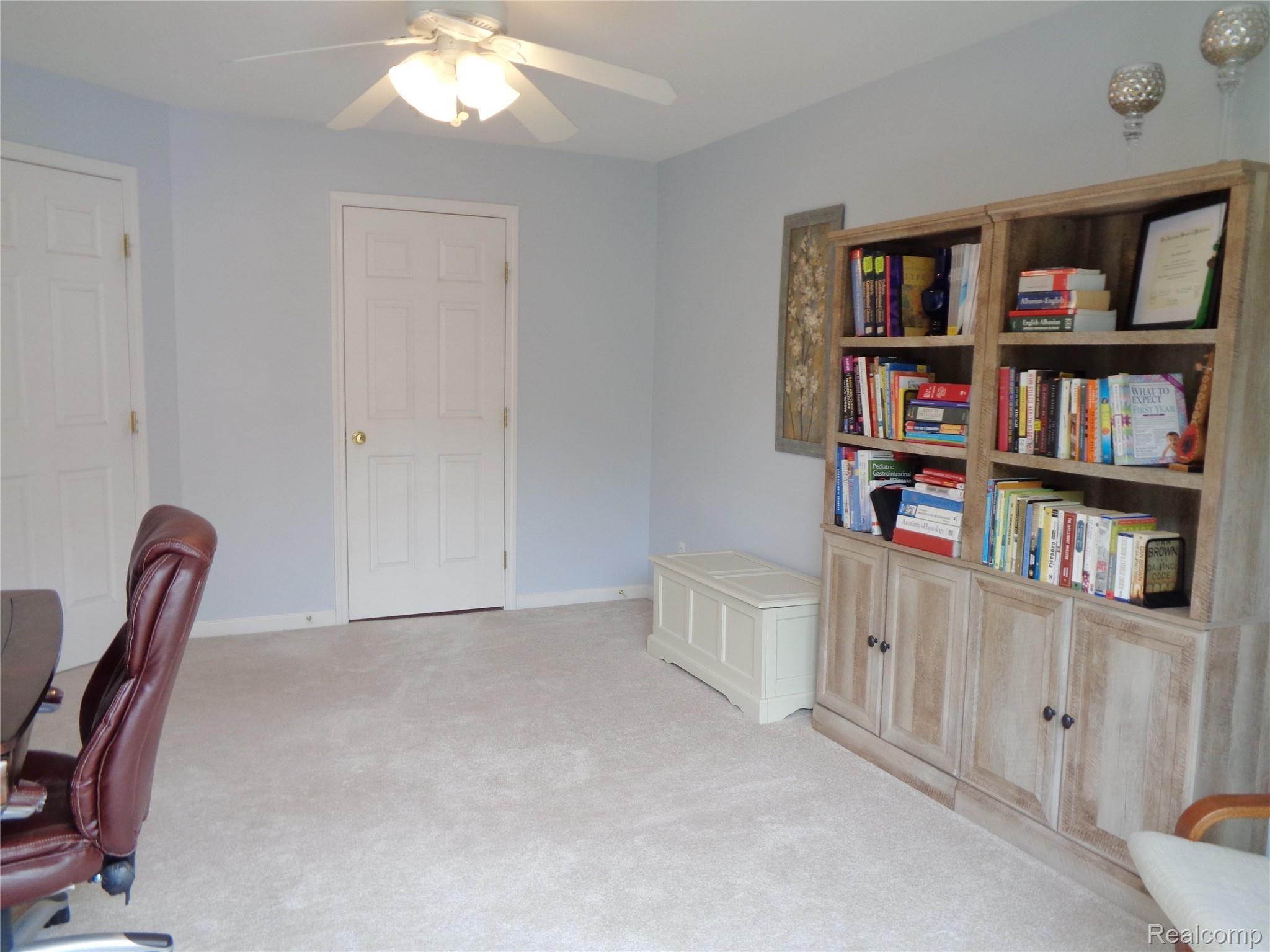 16814 Farmington Road, Unit 81 Livonia, MI 48154 - Photo 15 of 23 16814 Farmington Rd_15.JPG