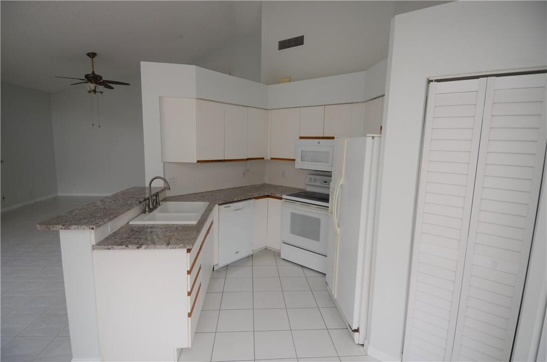 547 Bridgeton Road Weston, FL 33326 - Photo 7 of 24 Photo 7