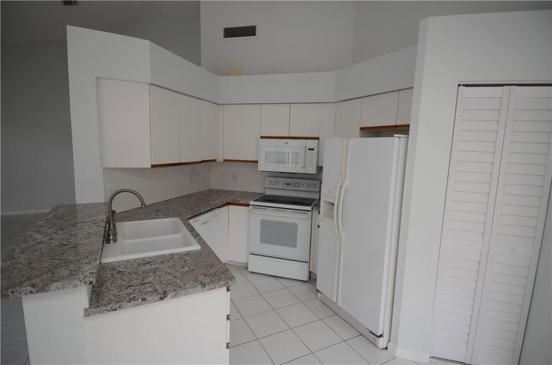 547 Bridgeton Road Weston, FL 33326 - Photo 8 of 24 Photo 8