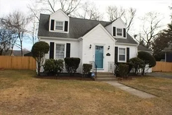 $1,950 | 25-27 Ferris Avenue, Unit 2, East Providence, RI 02916