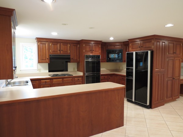 5 Oxford Road Wellesley, MA 02481 - Photo 3 of 8