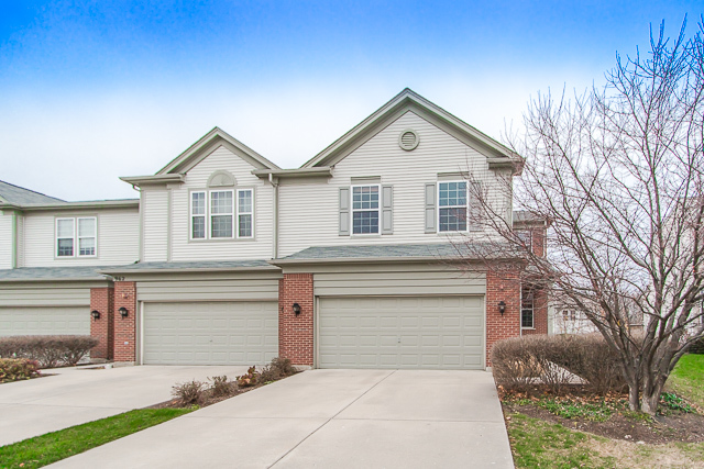 960 Elizabeth Drive Streamwood, IL 60107 - Photo 1 of 1