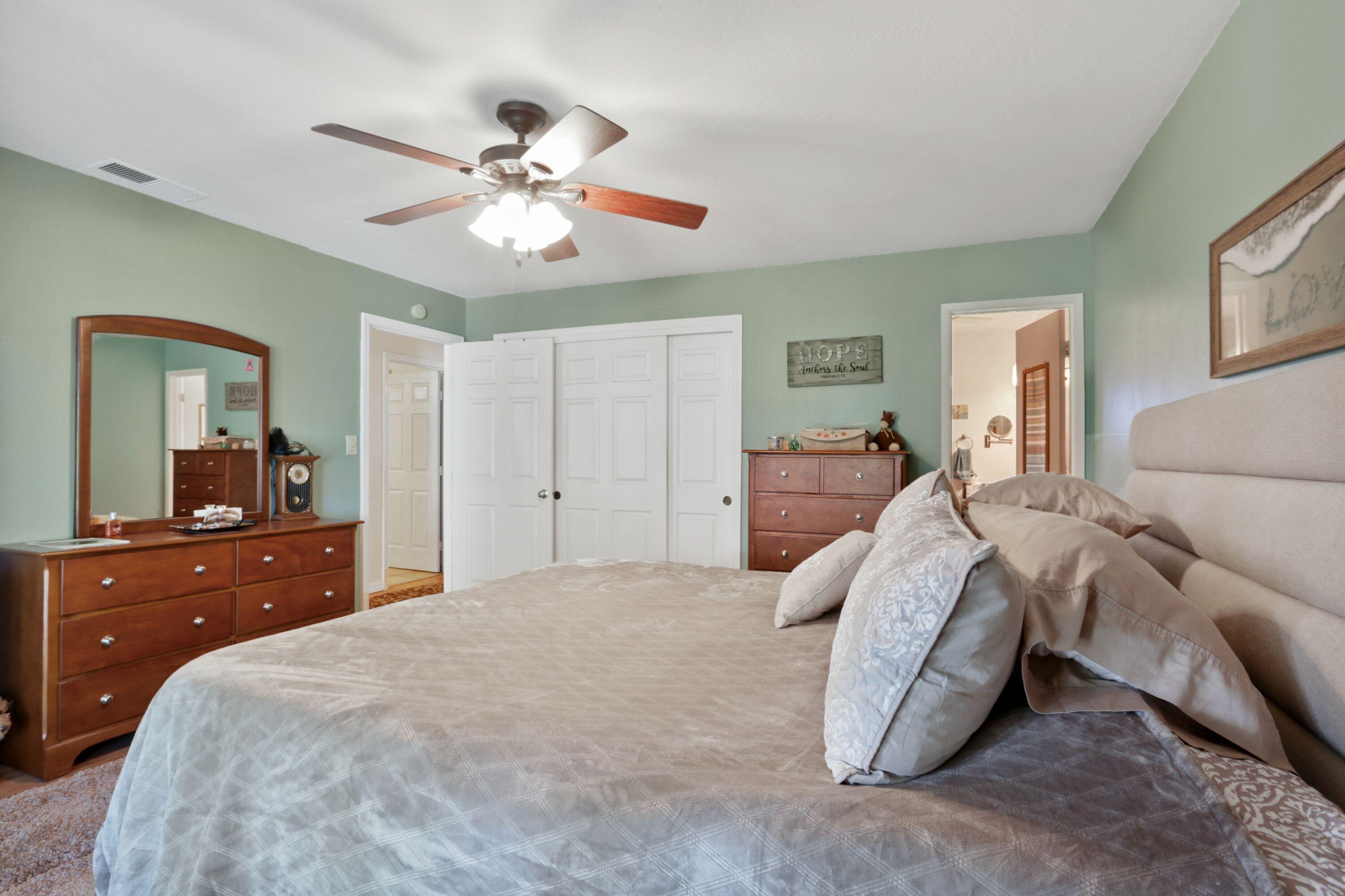307 Channing Way Exeter, CA 93221 - Photo 6 of 24 7