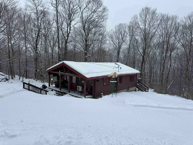 $259,000 | 1160 Bergrucken Lane, Stamford, VT 05350