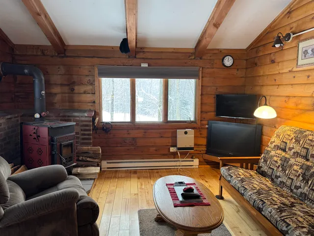 $259,000 | 1160 Bergrucken Lane, Stamford, VT 05350