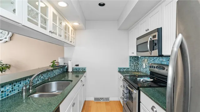 $700,000 | 1125 Point Judith Road, Unit D4, Narragansett, RI 02882