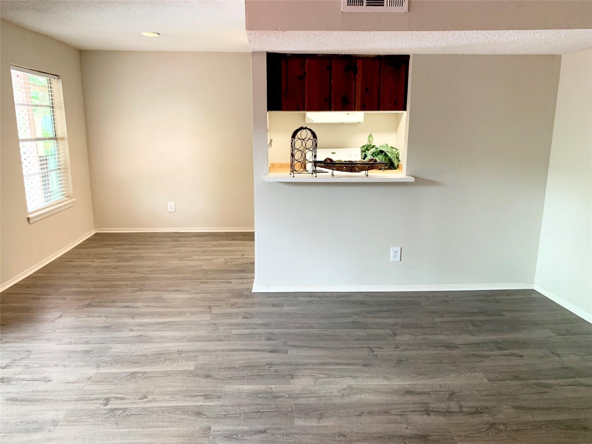 8281 Kingsbrook Road, Unit 257 Houston, TX 77024 - Photo 6 of 9