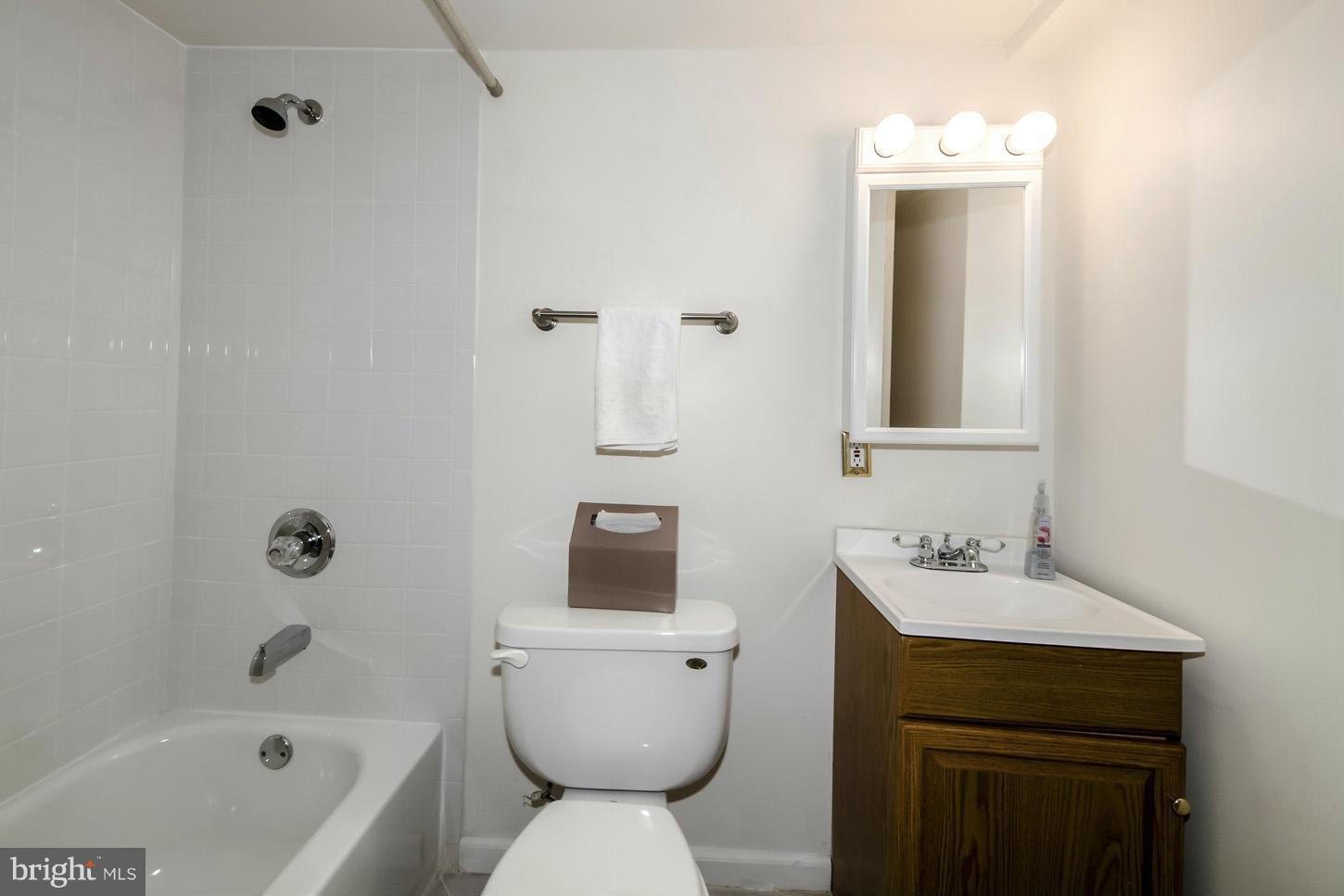 1931 Lincoln Road Northeast Washington, DC 20002 - Photo 15 of 19 Bath