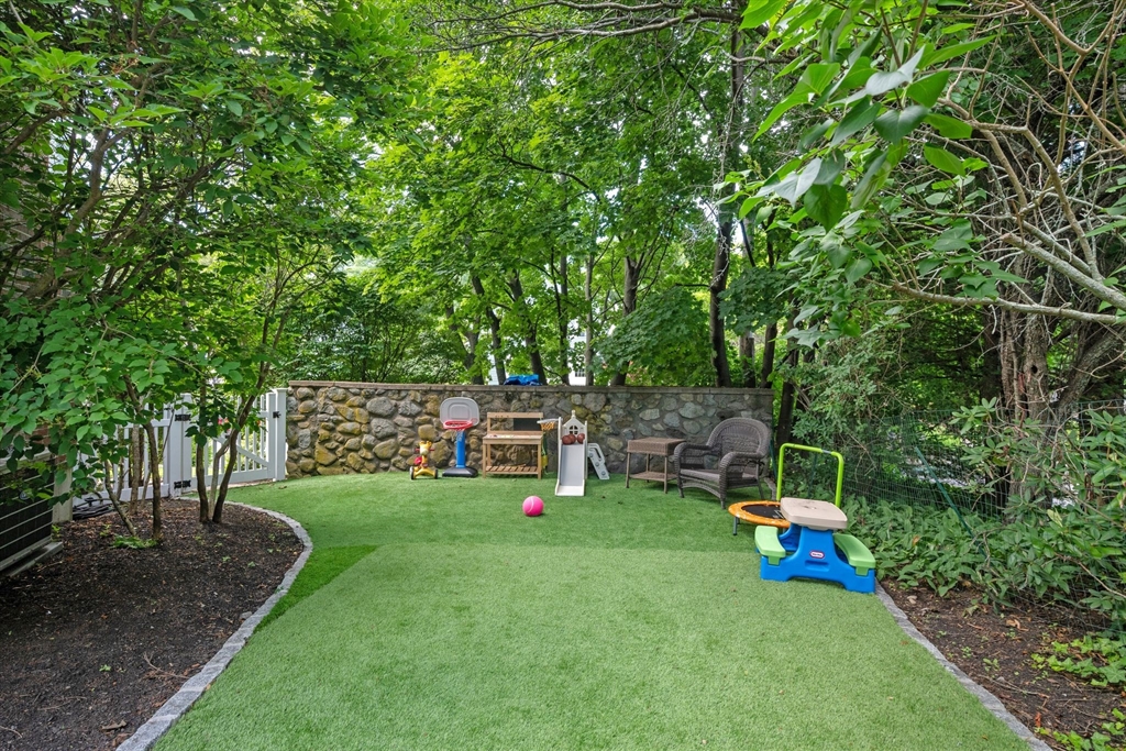 30 Longview Drive Marblehead, MA 01945 - Photo 8 of 36 Gallery Image 8