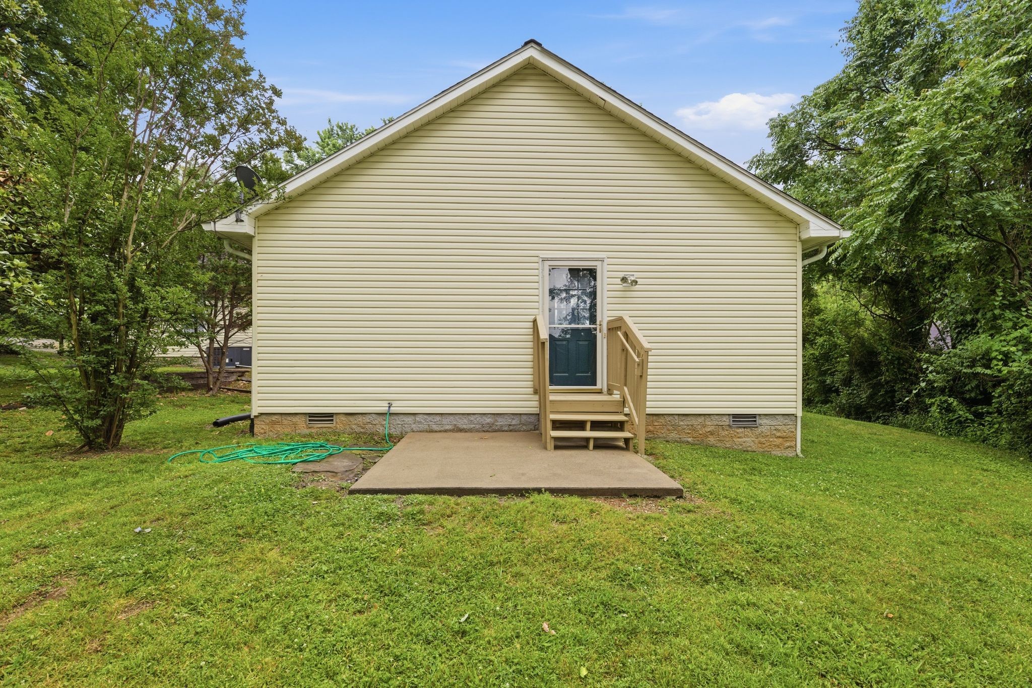 2642 Hibbitts Road Nashville, TN 37214 - Photo 27 of 29 a view of back yard of the house