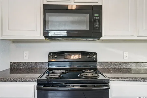 $1,425 | 11454 Country Canyon, San Antonio, TX 78252