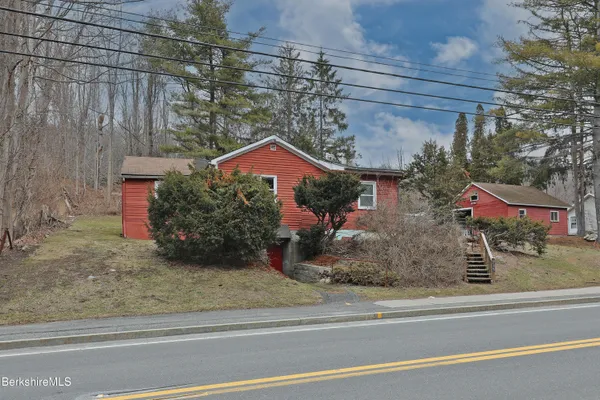 $179,000 | 735 Cape Street, Lee, MA 01238