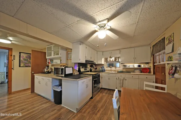 $179,000 | 735 Cape Street, Lee, MA 01238