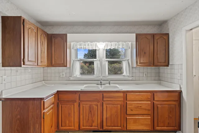 $289,000 | 3410 North Elmwood Drive, Elmwood Park, WI 53405